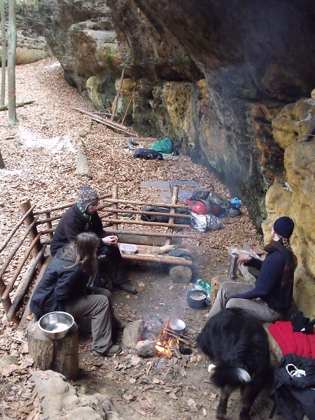 pod převisem