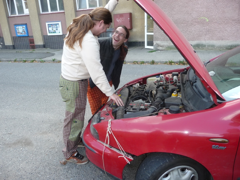 Nejen Yui ml problm s autem...